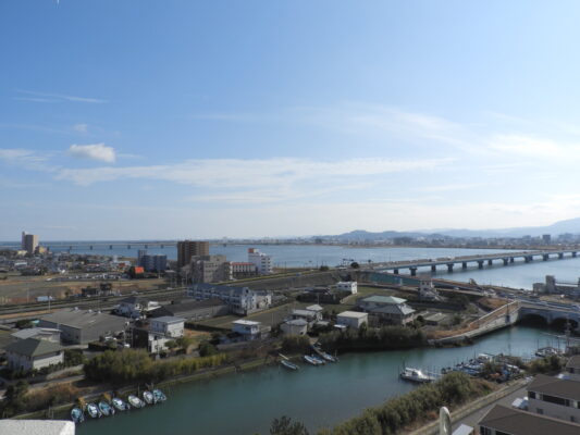 リッド・de川内２【徳島市】2LDK吉野川大橋とサンライズ大橋を眺めるリバービュー最上階